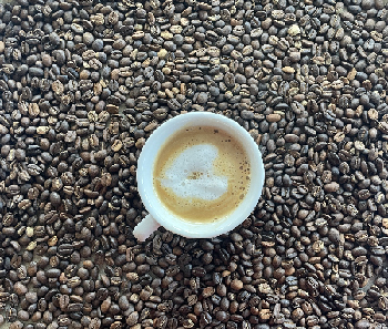 Kaffee traditionell auf dem Feuer geröstet